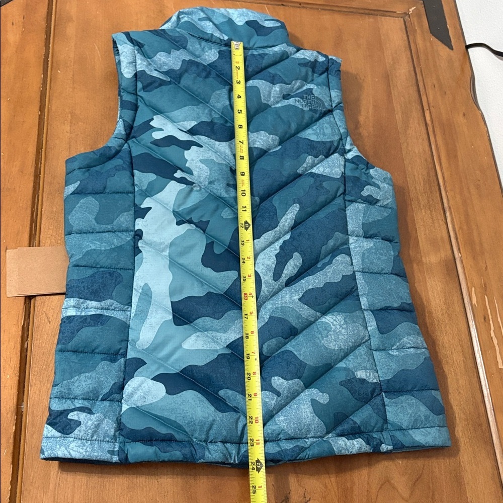 The North Face NWT Down Feather Blue Camouflage Puffer Vest Size Small - Picture 10 of 15